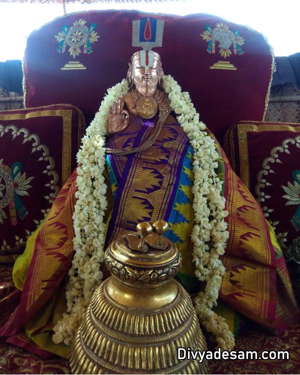 Kooram Koorathazhwar Temple, கூரம் ஸ்ரீ கூரத்தாழ்வார் கோயில்