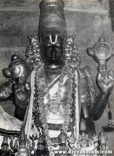 Sri Trivikrama Perumal, Moolavar